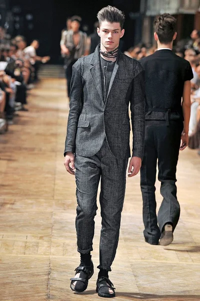 Look 13